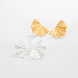 Minimalist S925 sterling silver fan-shaped stud earrings in matte gold and silver finishes