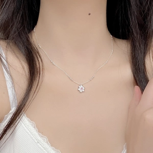 925 sterling silver daisy flower pendant necklace with a pink zircon stone for women