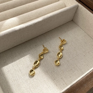 Elegant 925 sterling silver gold pea fringe earrings with hammered metal discs