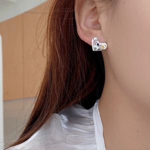 925 silver heart stud earring with colorful zircon stones and textured metal finish