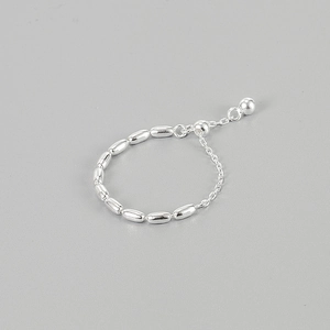 Adjustable S925 sterling silver bead ring with polished oval grains and chain link