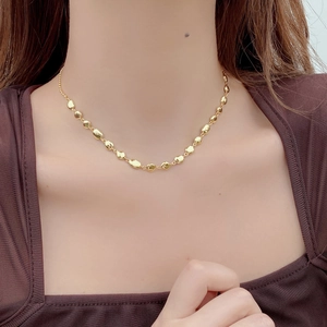 Collana in argento sterling 925 con ciondolo a pisello irregolare dorato stile minimalista