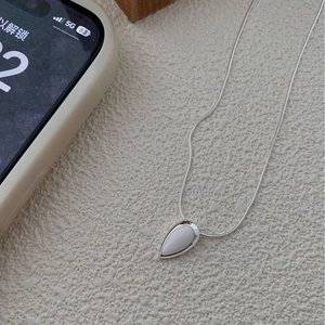Collier minimaliste en argent sterling S925 avec pendentif goutte et chaîne serpent