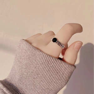 Retro 925 sterling silver ring with black oval agate and chain link structure