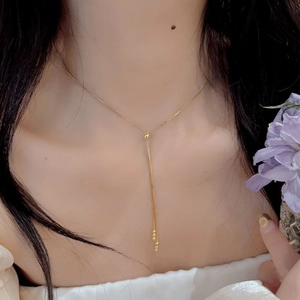 Elegante collana a Y in argento S925 con nappe e perle dorate regolabili