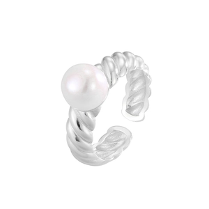 Elegant geometric S925 sterling silver rope ring featuring a lustrous natural pearl