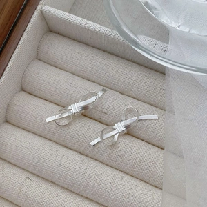 Handmade 925 Sterling Silver Bowknot Stud Earrings For Women Minimalist Cool Sweet Style Ribbon Knot Jewelry Gift