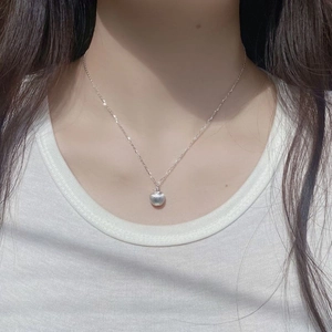 Minimalistische S925 Sterlingsilber Apfel Halskette mit gebürsteter Mattierung für Damen