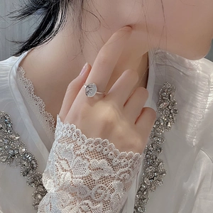 Bague ajustable en argent 925 avec totem solaire et incrustation en nacre blanche