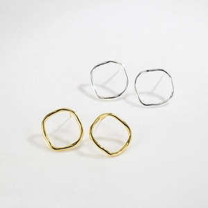 Paire de boucles d'oreilles géométriques en argent S925 finitions dorée et argentée