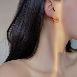 Minimalist S925 sterling silver hoop earrings with textured gold woven finish for women