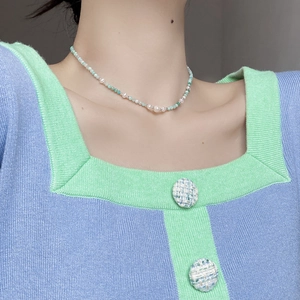 S925 silver necklace featuring baroque pearls and amazonite beads on a female model