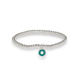 Bracelet en perles d'argent S925 avec pendentif fleur verte sur fond blanc neutre