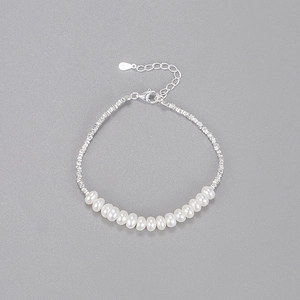 Elegant S925 sterling silver bracelet with natural freshwater pearls and crushed silver beads