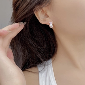 Elegante S925 Sterling Silber Creolen mit einem rosa Tulpenblüten-Emaille-Design