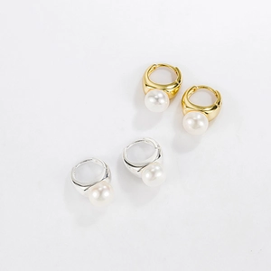 S925 sterling silver hoop earrings with natural freshwater pearls in gold and silver finish