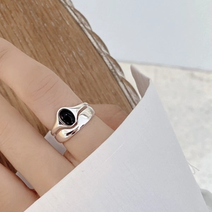 Minimalist S925 sterling silver double layer ring with oval black agate on hand