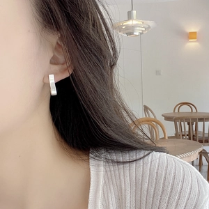Minimalist S925 sterling silver geometric rectangular hoop earrings with matte finish