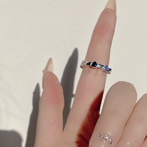 S925 sterling silver adjustable ring with three blue gradient heart-shaped zircons