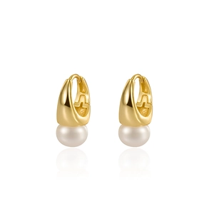 Minimalist S925 silver 18K gold U-shape hoop earrings with white freshwater pearls