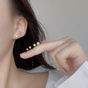 Detailed comparison of four sizes of S925 sterling silver frosted gold ball stud earrings