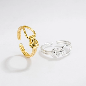 Anello a nodo minimalista in argento S925 finitura oro e argento regolabile