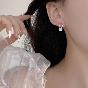 Elegant 925 sterling silver cross hoop earrings featuring 6mm natural white pearls