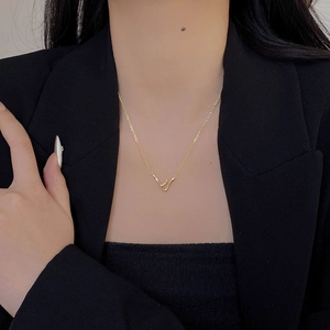 Minimalist S925 sterling silver interlocking pendant necklace with elegant gold finish