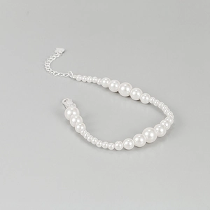 Elegant S925 silver pearl bracelet with a gradient size design and lobster clasp