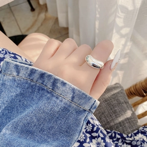Bague ovale organique minimaliste en argent sterling S925 avec finition miroir polie