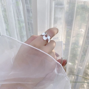 Minimalist S925 sterling silver wavy matte open ring with a modern ruffled design