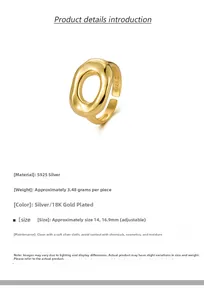 Vue détaillée d'une bague irrégulière en argent S925 avec placage or 18K et détails