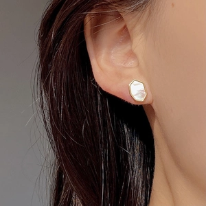 Elegant geometric hexagonal S925 silver stud earrings with natural white mother of pearl