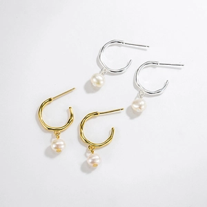 Orecchini vintage a forma di C con perle d'acqua dolce in oro e argento