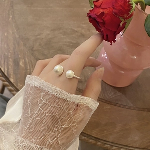 Elegant S925 silver U-shaped open ring with double freshwater pearls and lace cuff detail