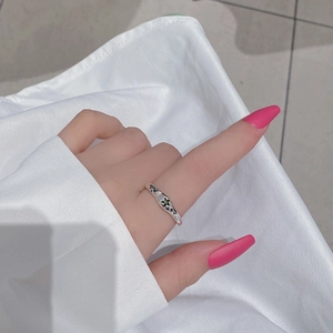 Detail of S925 silver ring featuring star-shaped cubic zirconia on a widened band