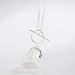 925 silver necklace with H-letter mesh sphere pendant and toggle clasp detail