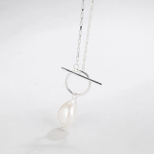 Baroque pearl pendant necklace in S925 sterling silver with a stylish toggle clasp