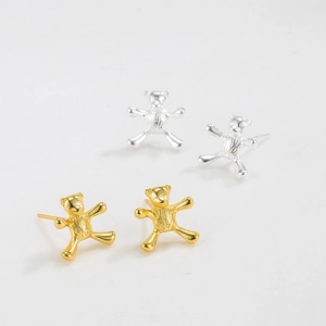 Cute S925 sterling silver bear stud earrings in gold and silver finishes for women