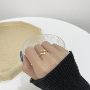Minimalist S925 sterling silver geometric square ring with hollow gold finish for women