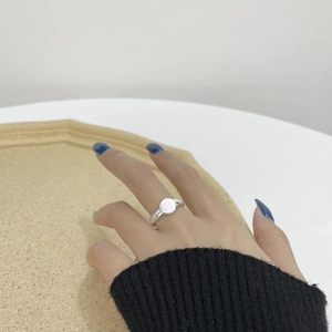 Polished S925 sterling silver signet ring with side chain texture worn on finger