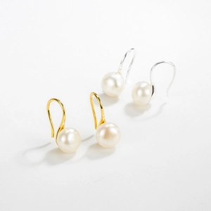 Elegant natural freshwater pearl drop earrings with S925 sterling silver hooks in gold and silver