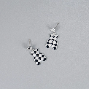925 Argent Sterling Damiers Noir Et Blanc Ours Boucles d'Oreilles Clous Émail Cœur Huile Goutte Animal Boucles d'Oreilles