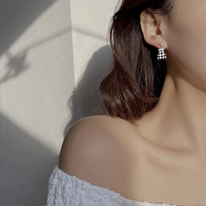 Boucles d'oreilles ours à damier avec clou en cœur en argent sterling S925 massif
