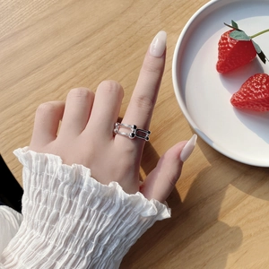 Minimalist S925 sterling silver U-shaped horseshoe ring with ball accent for women