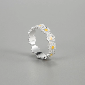 S925 sterling silver daisy open ring with white enamel flower petals and yellow center