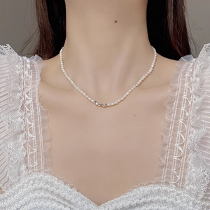 Collier de perles d'eau douce baroques avec détails en argent S925 pour femmes