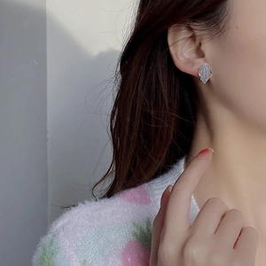 S925 sterling silver geometric leaf stud earrings with rhodium rhombic texture