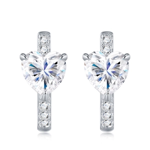 Élégantes boucles d'oreilles cœur en argent S925 avec moissanite et pavé de cristaux