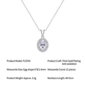 Collier en argent 925 avec moissanite taille ovale et plaqué or avec serti halo